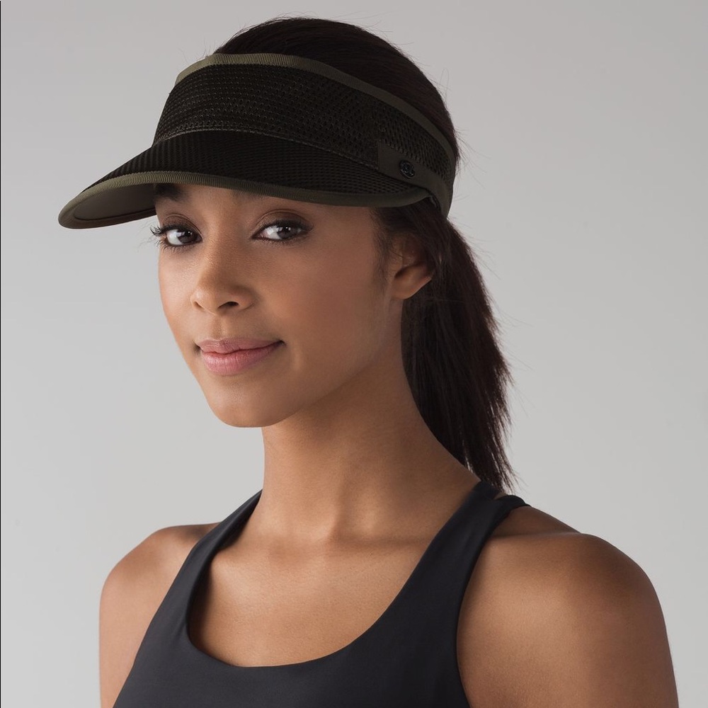 NWT Lululemon Dash & Splash Visor